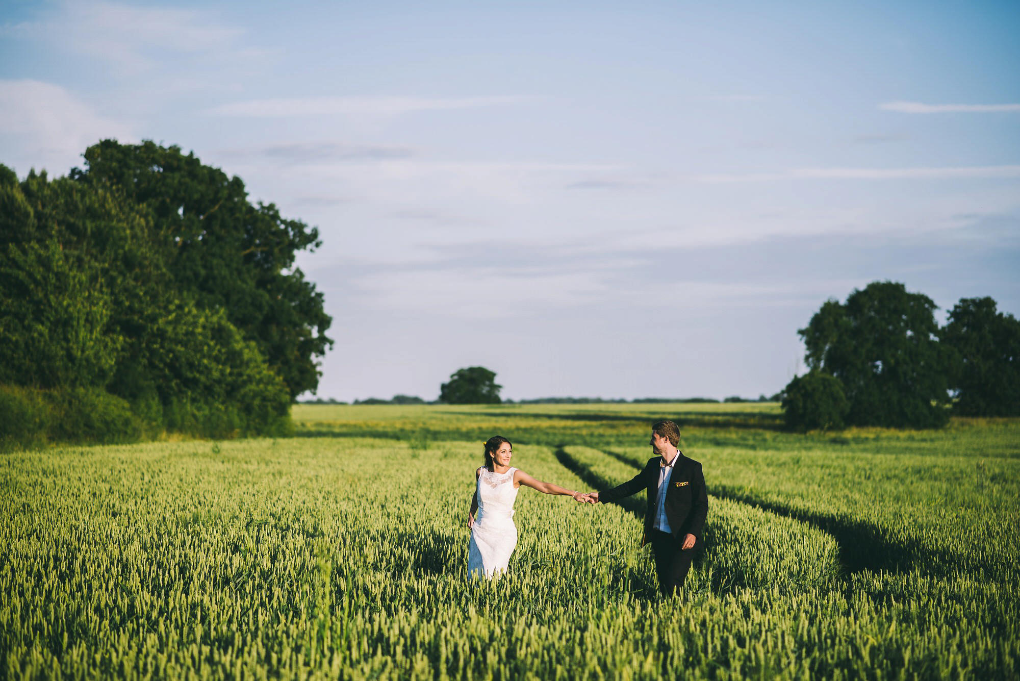 tipi-wedding-in-diss-norfolk-by-james-powell-photography-001