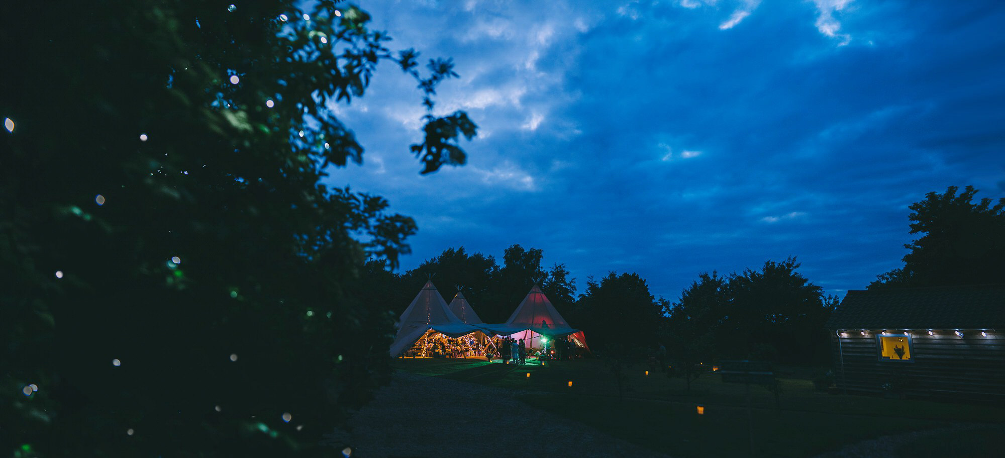 tipi-wedding-in-diss-norfolk-by-james-powell-photography-034